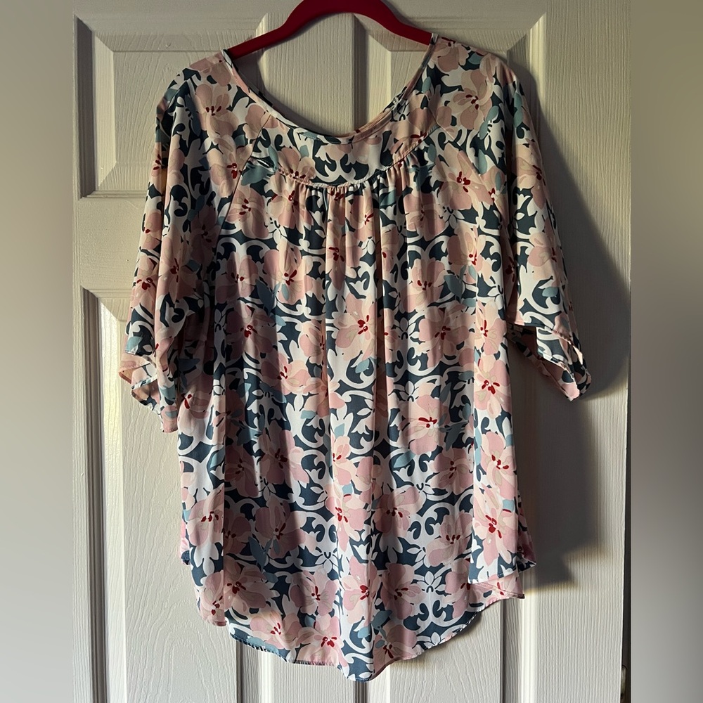 LOFT Outlet Blue and Pink Floral Mixed Media Tee - L
